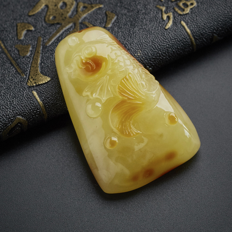 蜜蜡鱼-红掌柜珠宝