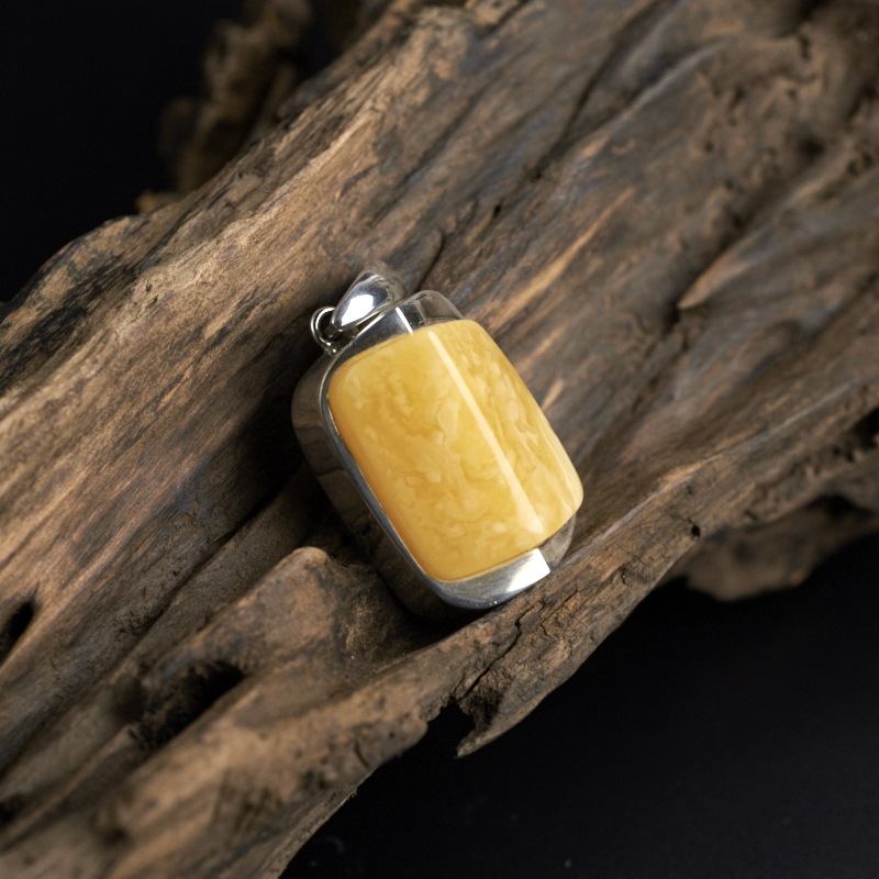 金绞蜜蜜蜡吊坠-红掌柜