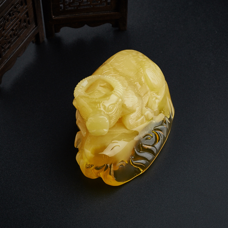 波罗的海天然满黄立体牛蜜蜡摆件-红掌柜