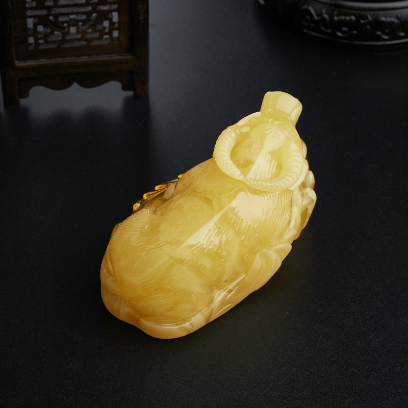 波罗的海满黄立体牛蜜蜡摆件-红掌柜