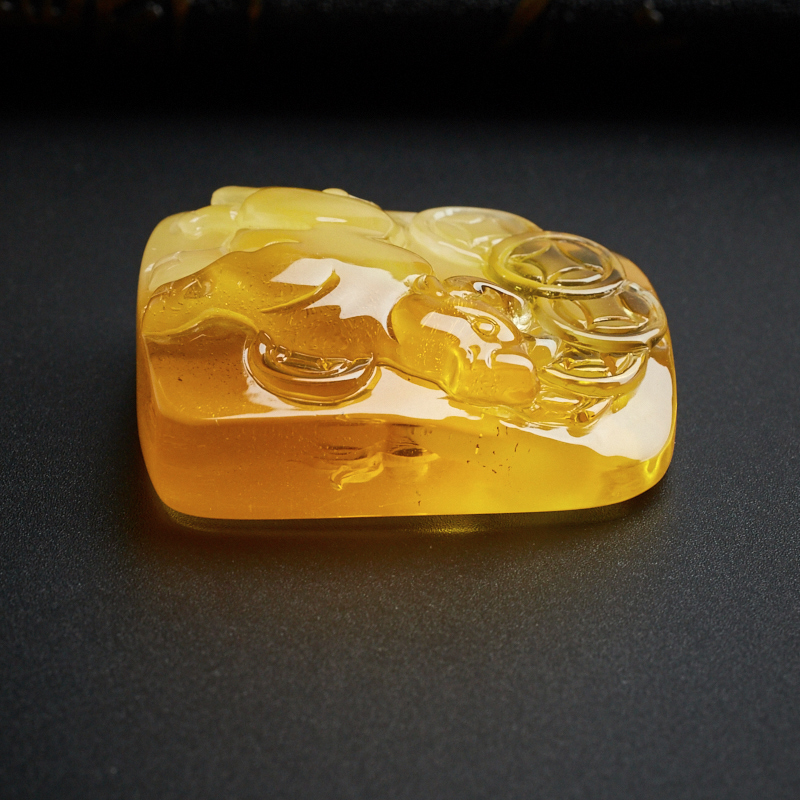 蜜蜡招财牛挂坠-红掌柜珠宝