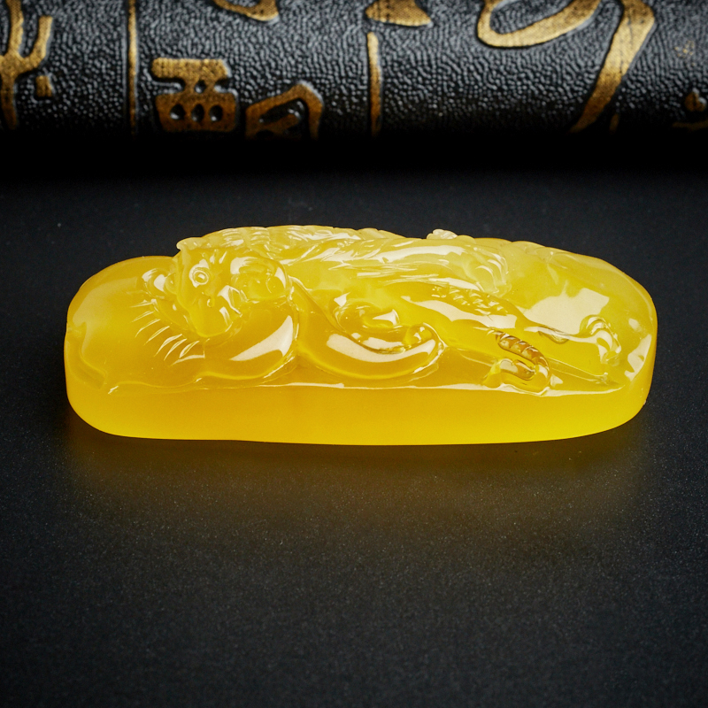 天然蜜蜡虎虎生威挂件 - 红掌柜珠宝