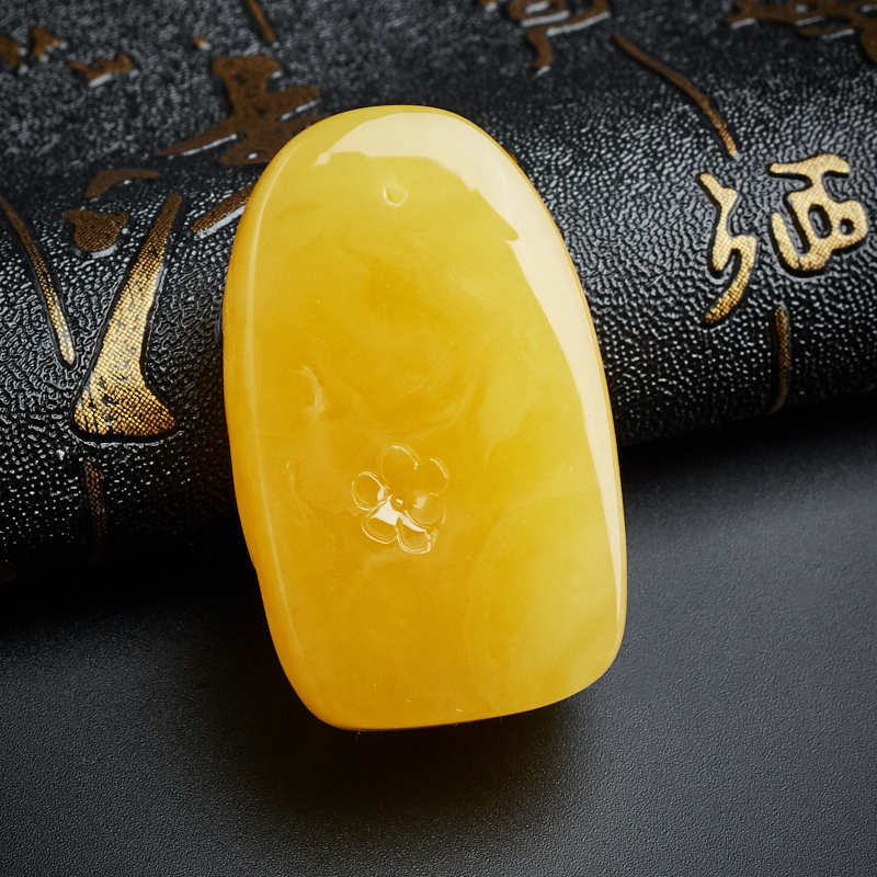 鸡油黄吊坠-红掌柜