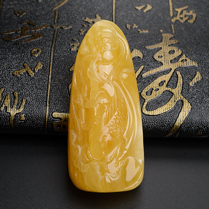 满蜜鸡油黄金鱼吊坠-红掌柜