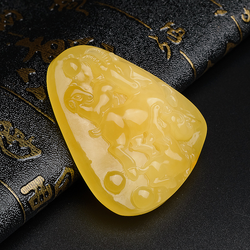 鸡油黄三羊开泰吊坠-红掌柜