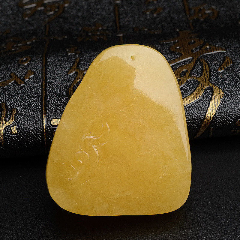 满蜜鸡油黄吊坠-红掌柜