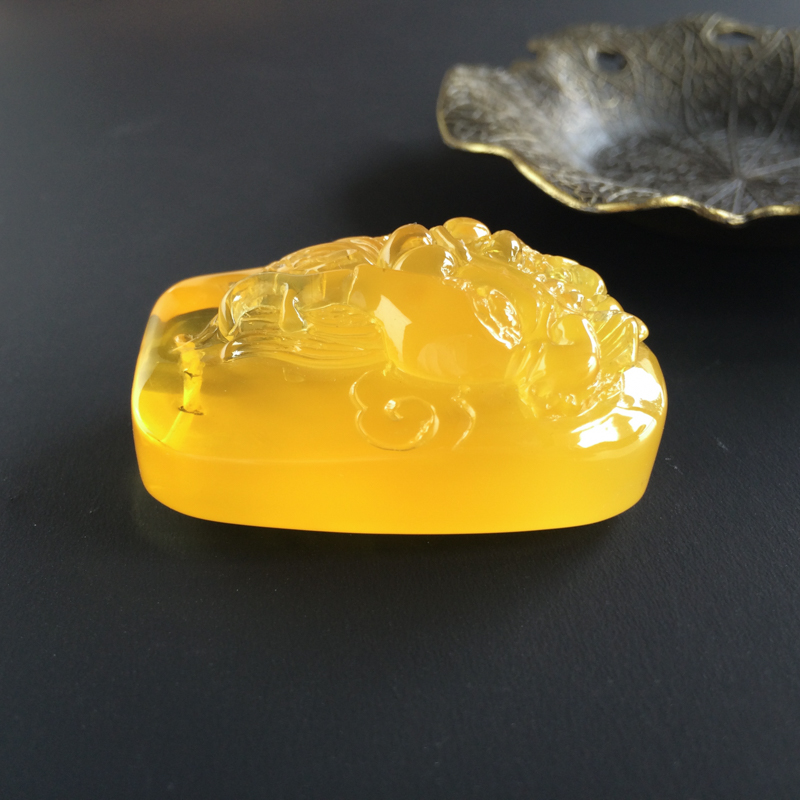 天然金包蜜鸡油黄龙首吊坠-红掌柜