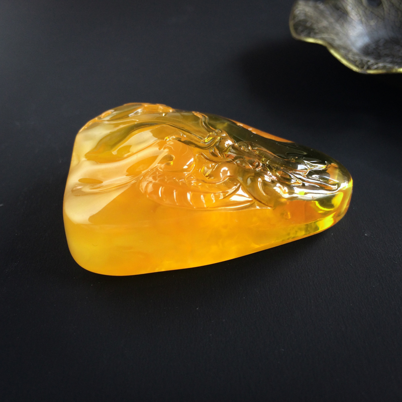 天然鸡油黄龙鼠吊坠-红掌柜