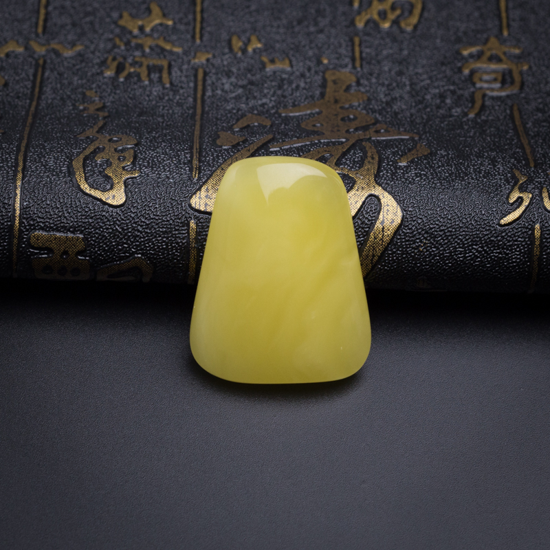 蜜蜡方牌吊坠-红掌柜