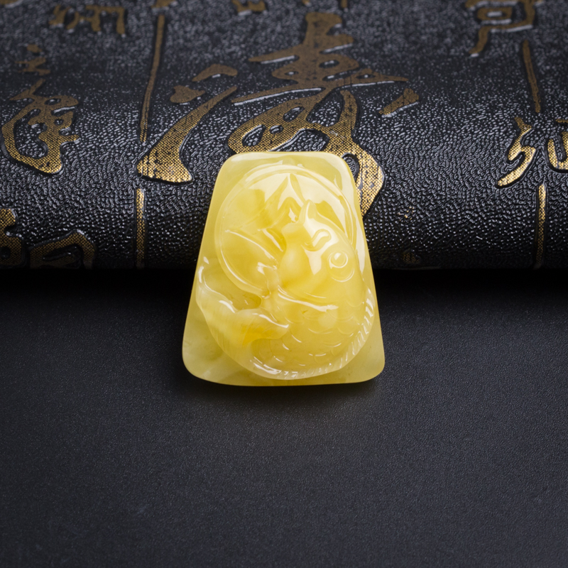 满蜜鸡油黄蜜蜡年年有余吊坠-红掌柜