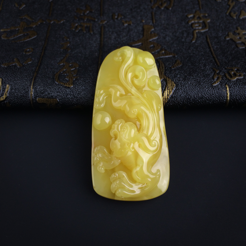 波罗的海天然满蜜鸡油黄蜜蜡貔貅吊坠 - 红掌柜