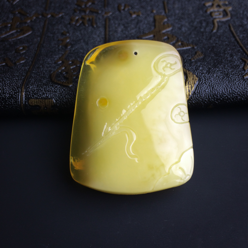 鸡油黄蜜蜡连年有余吊坠 - 红掌柜