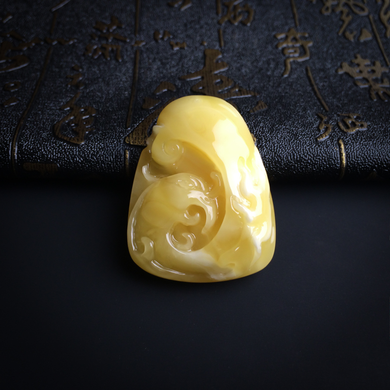 波罗的海天然白花蜜满蜜仿古龙吊坠 - 红掌柜