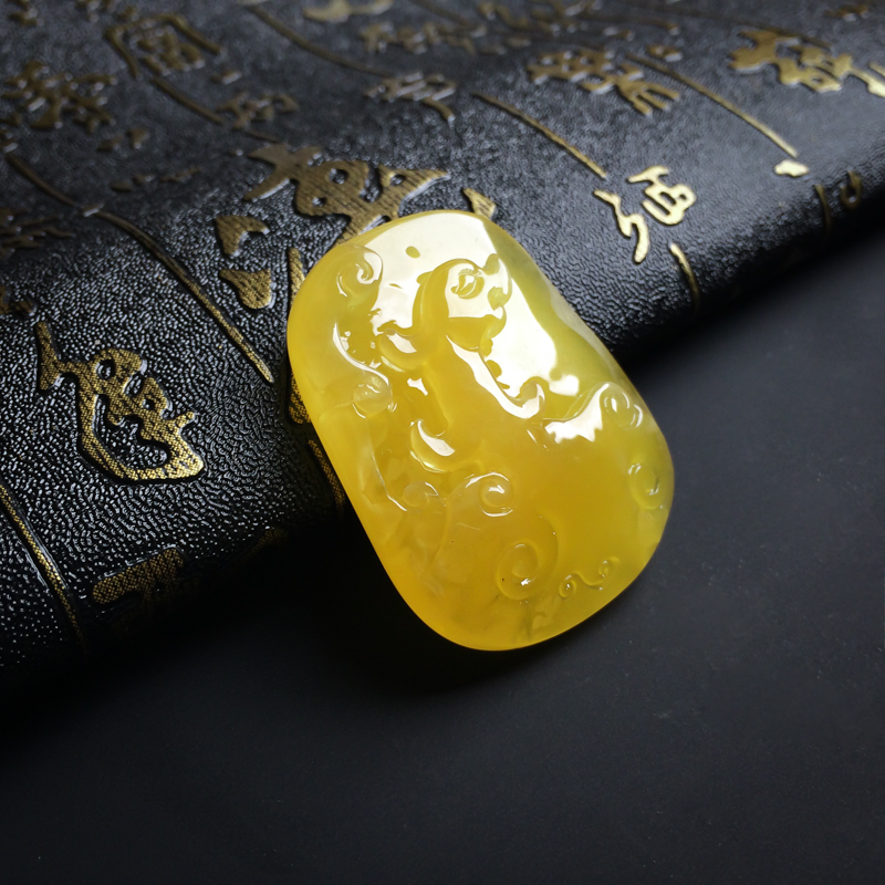 天然鸡油黄蜜蜡古龙吊坠 - 红掌柜