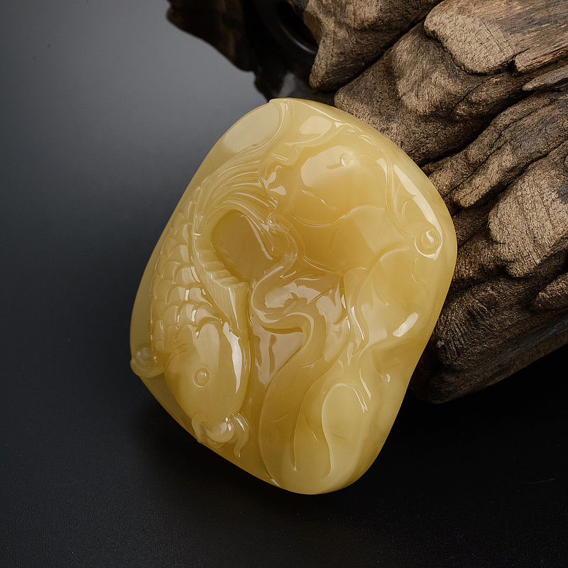 鸡油黄蜜蜡年年有余吊坠 - 红掌柜