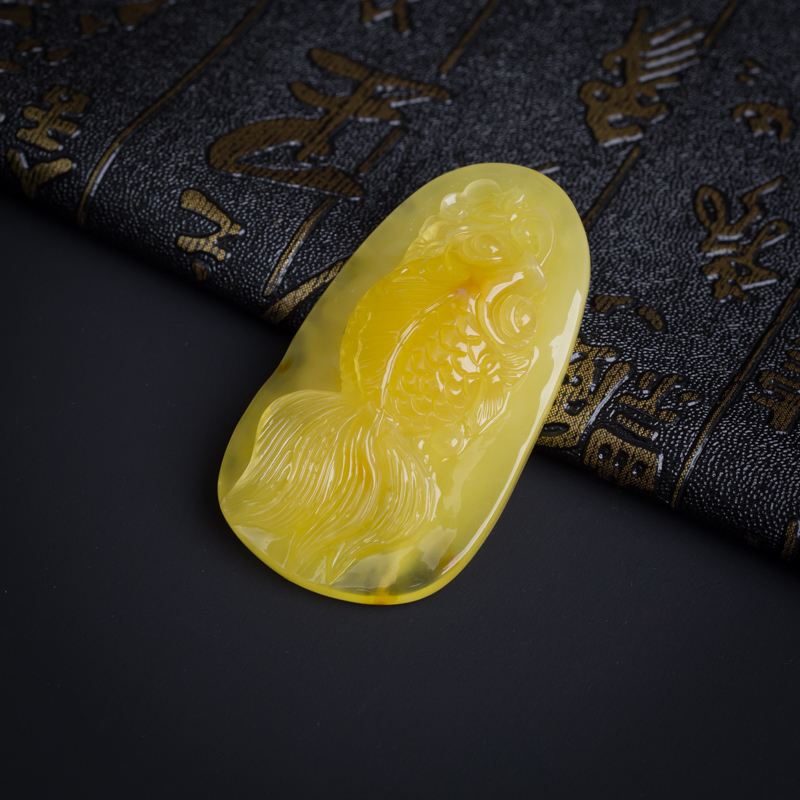 波罗的海鸡油黄蜜蜡年年有余吊坠-红掌柜