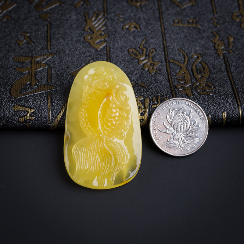 蜜蜡年年有余吊坠-红掌柜