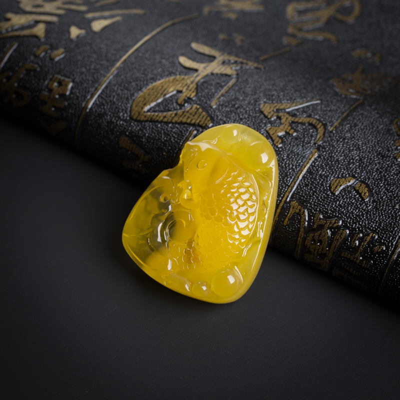 波罗的海金包蜜蜜蜡年年有余吊坠-红掌柜