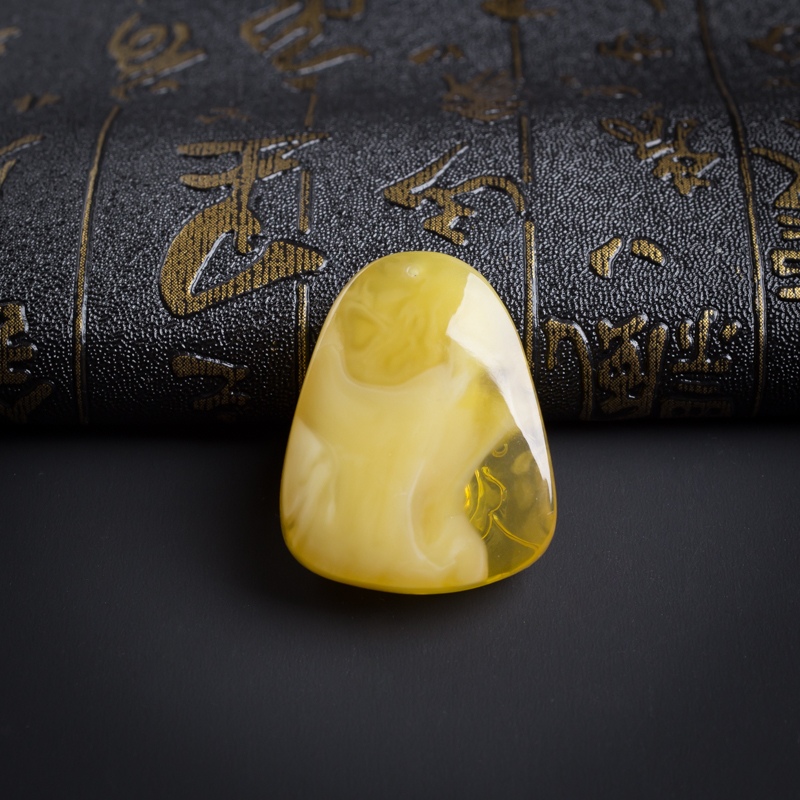 波罗的海鸡油黄蜜蜡年年有余吊坠-红掌柜