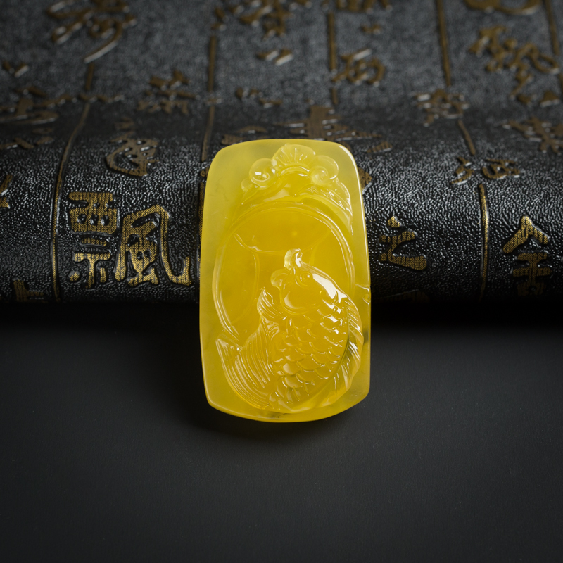 波罗的海天然鸡油黄金包蜜蜜蜡年年有余吊坠-红掌柜