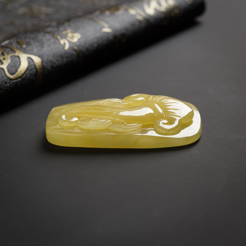 满蜜鸡油黄如意挂件-红掌柜