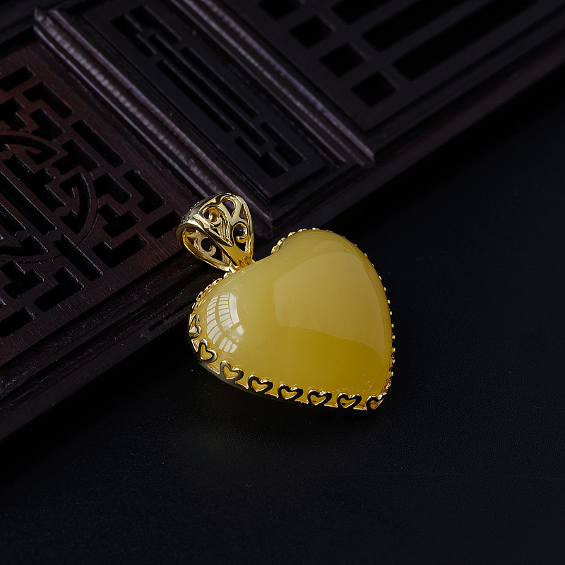 银镀金天然鸡油黄蜜蜡心形吊坠-红掌柜