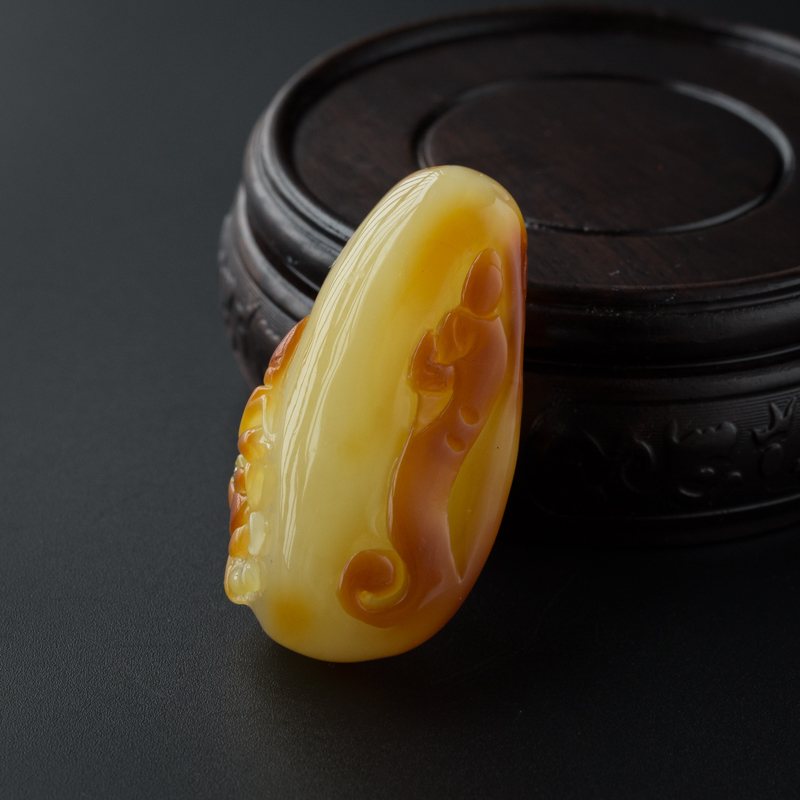 波罗的海鸡油黄蜜蜡一品清廉吊坠-红掌柜