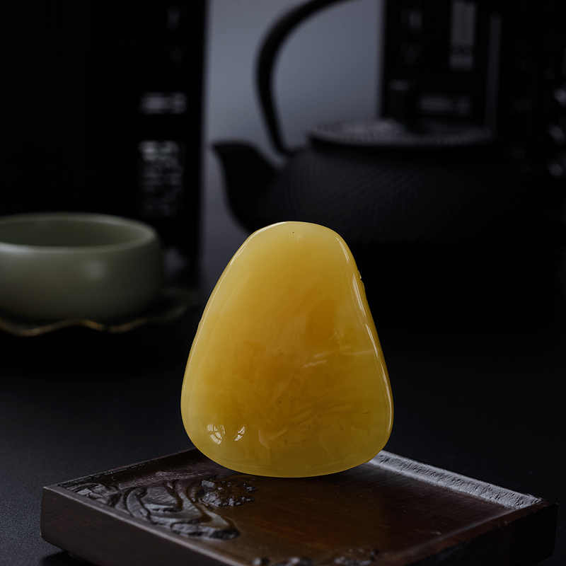 满蜜糖色蜜蜡龙吊坠 - 红掌柜