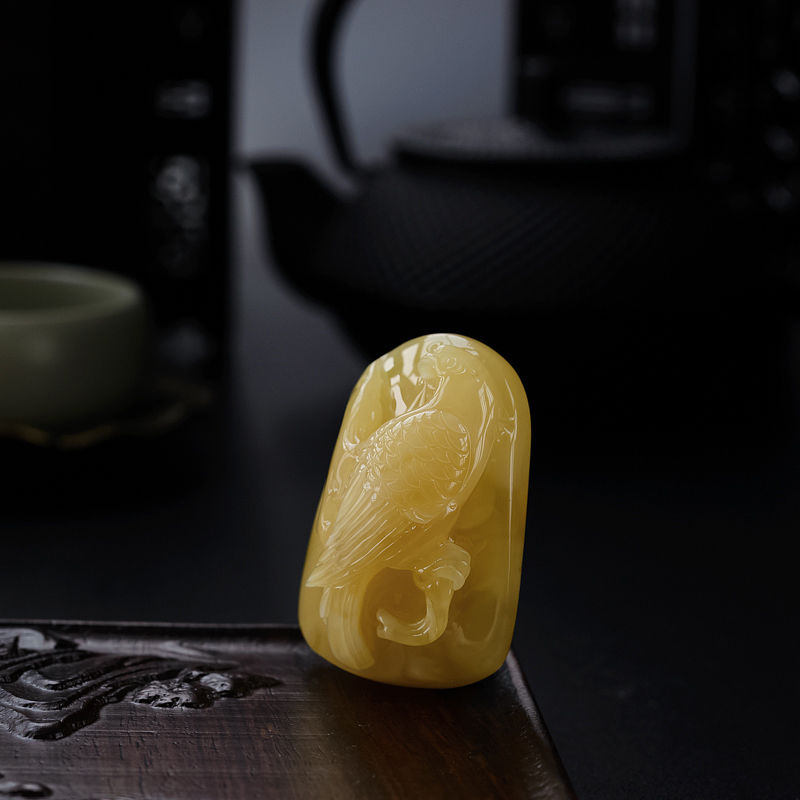 天然满蜜柠檬黄蜜蜡鹰吊坠 - 红掌柜