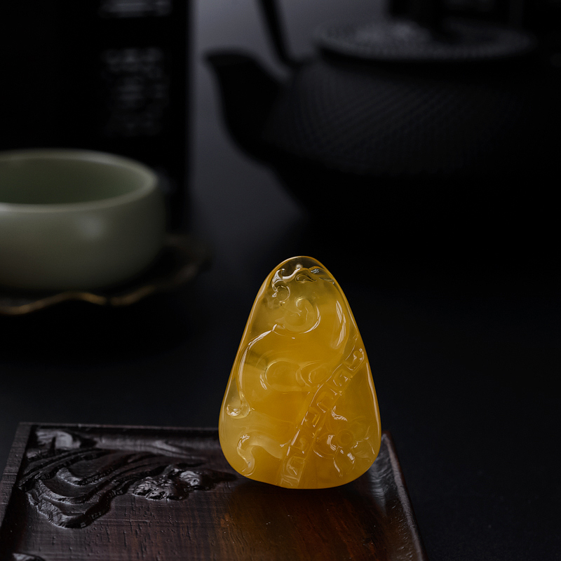 波罗的海天然金包蜜古龙吊坠 - 红掌柜