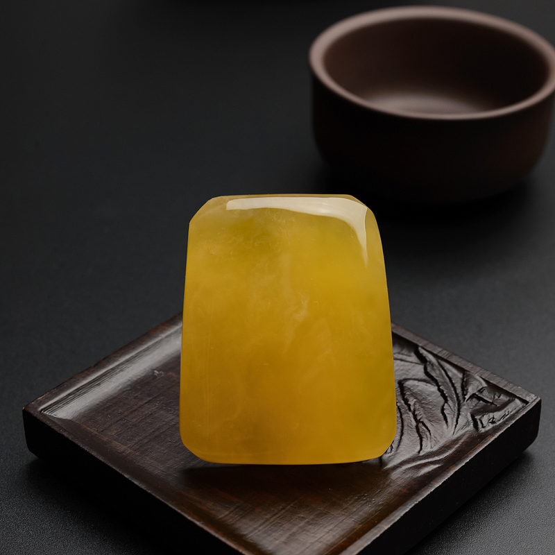 鸡油黄蜜蜡无事牌吊坠-红掌柜