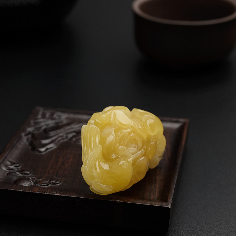 天然鸡油黄蜜蜡牡丹花吊坠-红掌柜