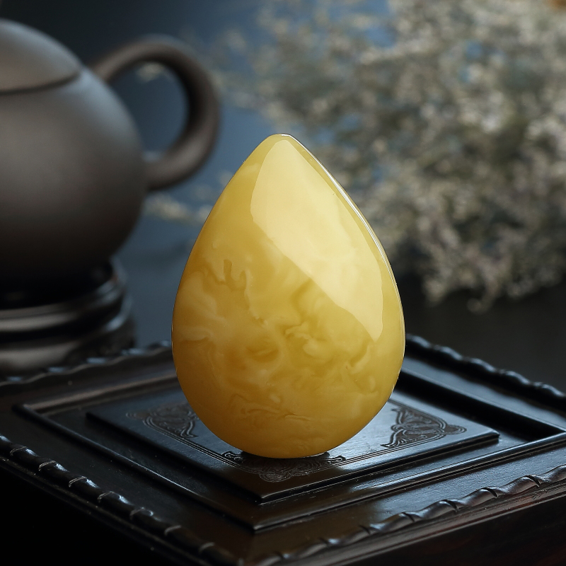 满蜜鸡油黄蜜蜡随形吊坠-红掌柜