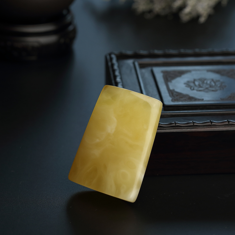 鸡油黄蜜蜡无事牌-红掌柜