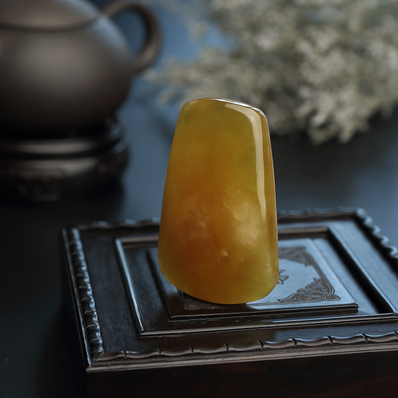 鸡油黄蜜蜡无事牌-红掌柜