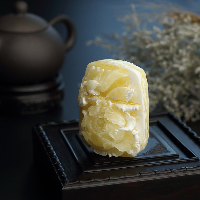 波罗的海白花蜜蜜蜡牡丹花吊坠-红掌柜