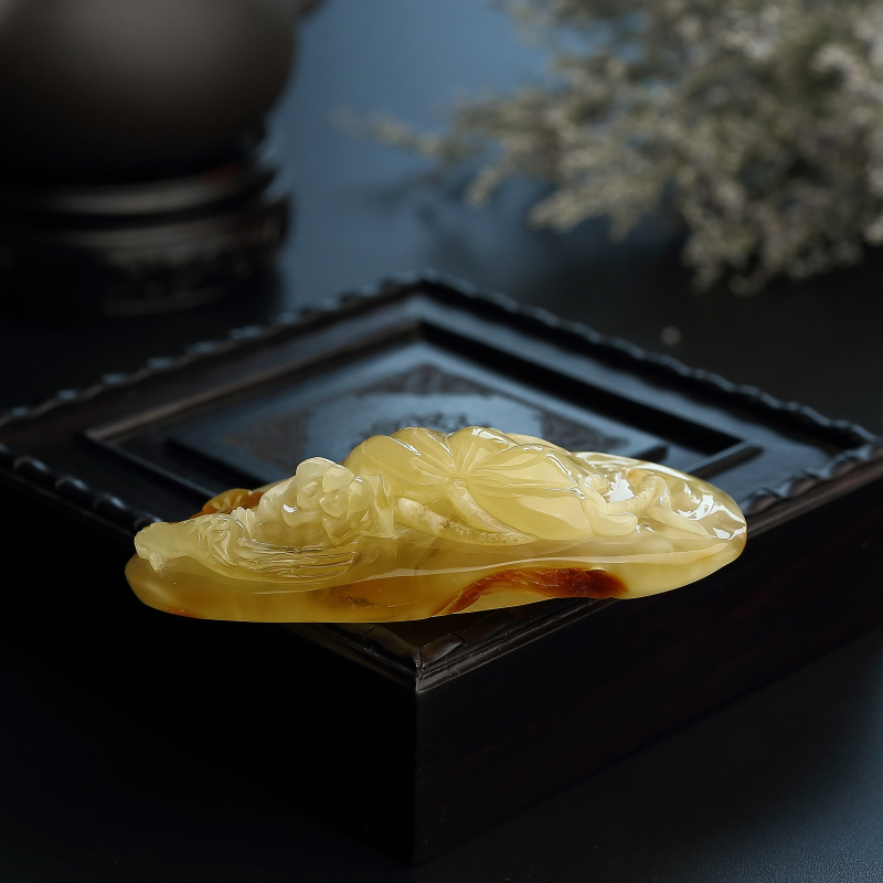 鸡油黄蜜蜡一品清廉吊坠-红掌柜