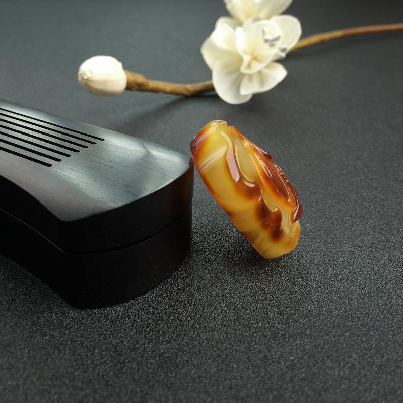 波罗的海天然带皮蜜蜡福在眼前吊坠-红掌柜