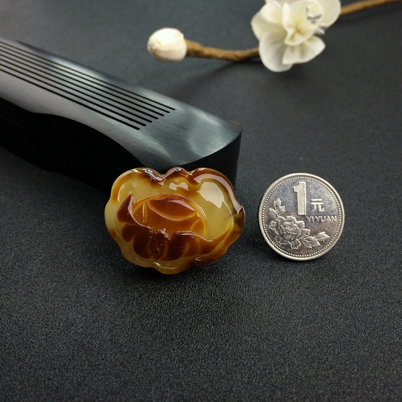 俏色蜜蜡福在眼前吊坠-红掌柜