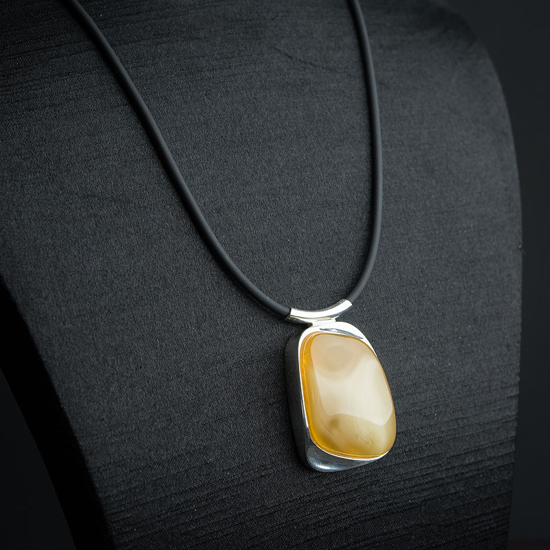 银镶带皮白花蜜蜡项链 - 红掌柜