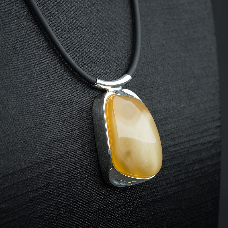 波罗的海银镶带皮白花蜜蜡项链 - 红掌柜