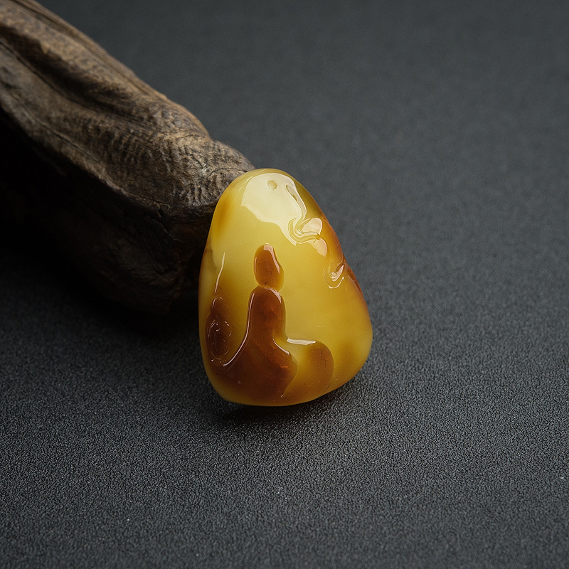 天然俏色蜜蜡悟道吊坠-红掌柜