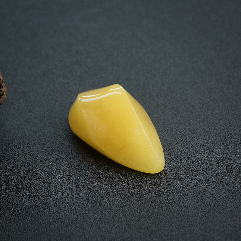 鸡油黄蜜蜡吊坠-红掌柜