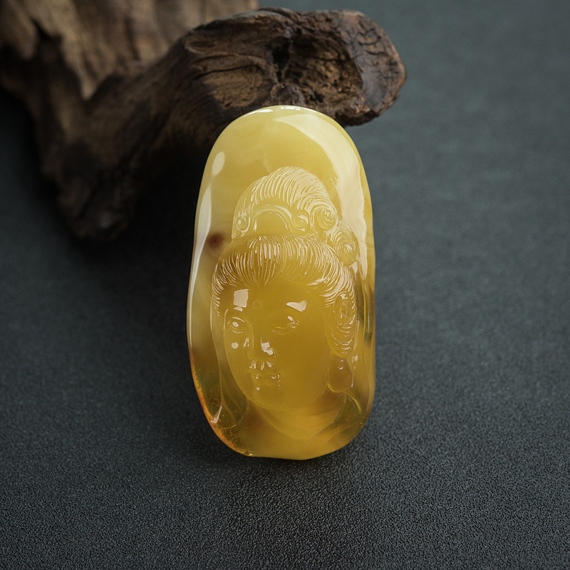 带皮鸡油黄蜜蜡观音吊坠-红掌柜