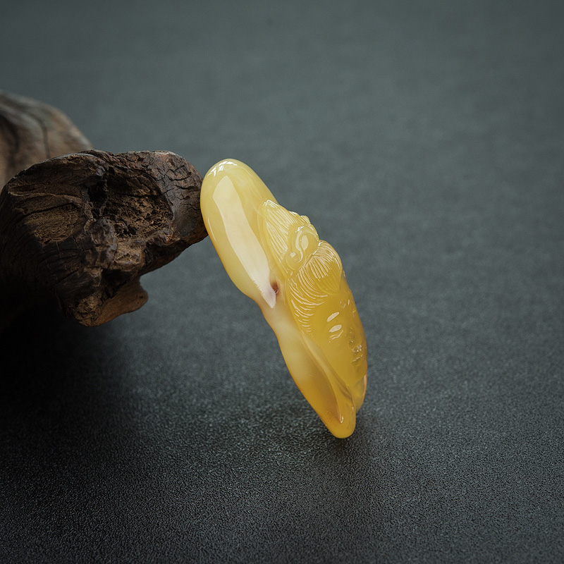 带皮鸡油黄蜜蜡观音-红掌柜