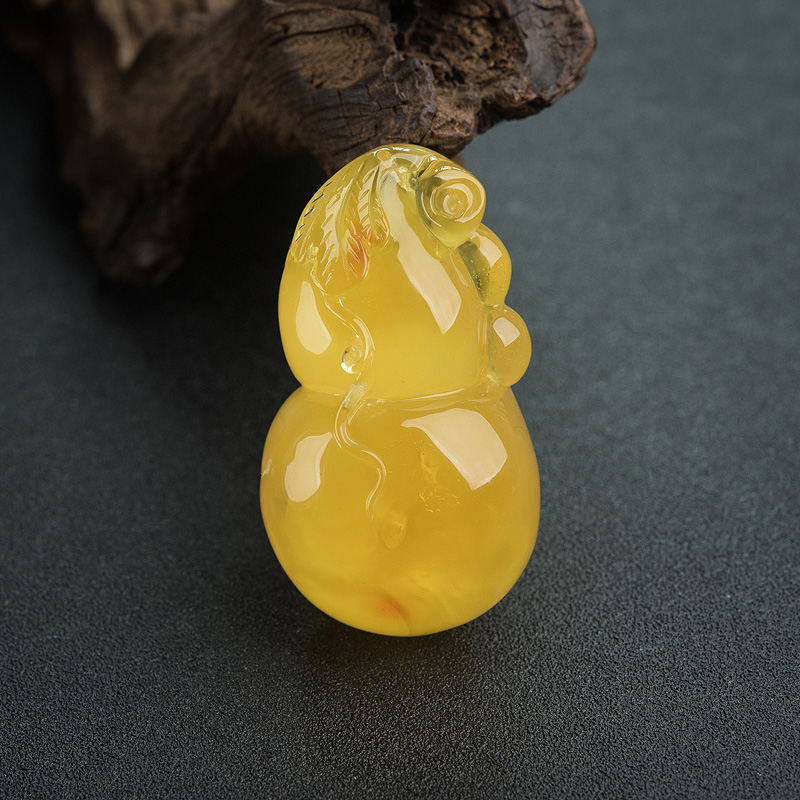 鸡油黄蜜蜡葫芦吊坠-红掌柜