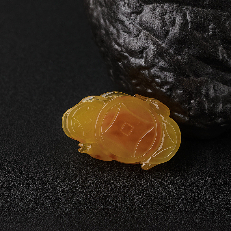 鸡油黄蜜蜡貔貅-红掌柜