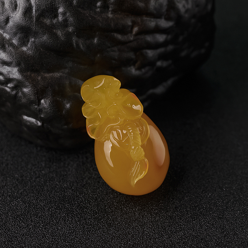 鸡油黄蜜蜡吊坠-红掌柜