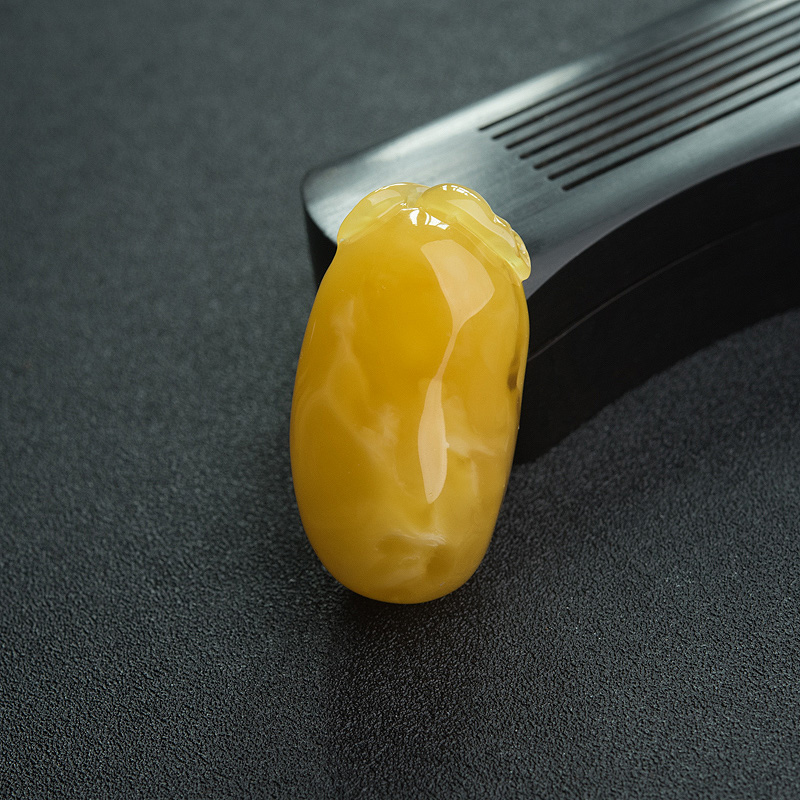 波罗的海鸡油黄蜜蜡福瓜吊坠-红掌柜