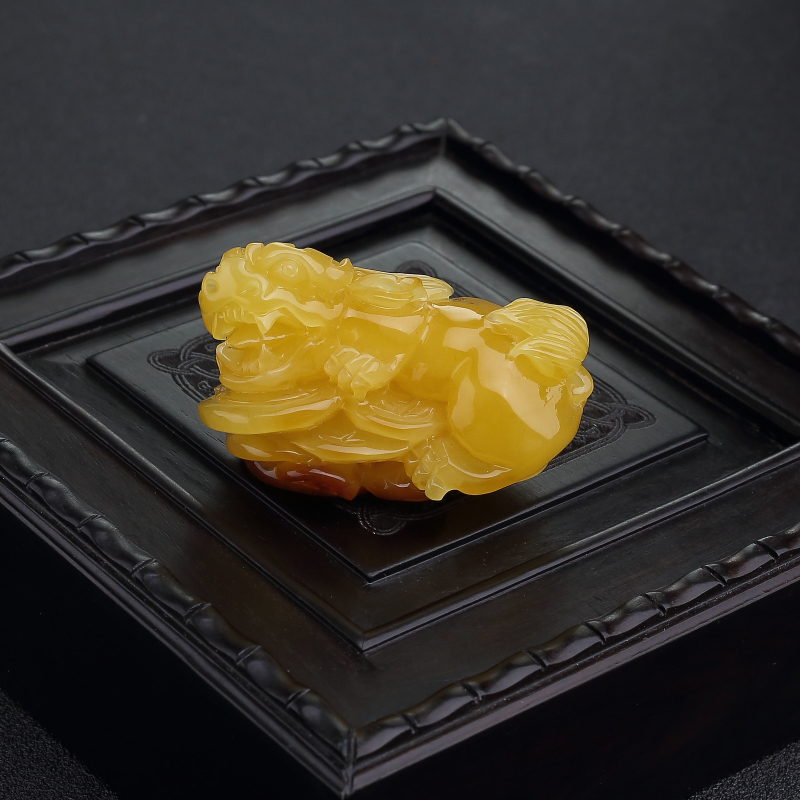 波罗的海带皮鸡油黄蜜蜡貔貅吊坠-红掌柜